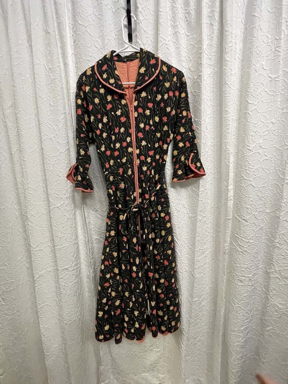 Vintage Quilted Floral Midi Dress Black Pink Carnation Print Front Zip Robe